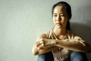 a woman feels unwell due to hydrocodone side effects